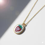 KÁRPÁTHY ékszer DIY Eper olajfestmény nyaklánc - aranyozott