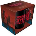 Pyramid International Pyramid International: STRANGER THINGS CAMPFIRE SET: metal mug plus keychain (Ajándéktárgyak)