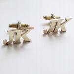  Mandzsettagombok, sárgaréz, monogramos, elegáns fekete csomagolás (Slavieszki.PL)