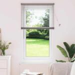 vidaXL Zsalugáter Redőnyök függönyökkel Ezüst 130 x 75 cm Alumínium (42005892)