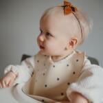 mushie Hajlékony szilikon előke - fekete virág