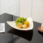  Tava servire din plastic, model texturat, forma triunghi, Crem, 30 x 6 cm Tava