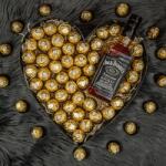 Lux&Box Szív alakú ital Box XL-es méret: Ferrero Rocher + Jack Daniel's whiskey