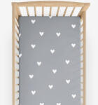 Goldea gyermek körgumis pamut lepedő kiságyba - szívecskék, szürke alapon 70 x 140 cm