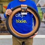 CST Big Boat 20x4 fatbike külső gumi (barna peremmel) (CST Big Boat 20" x 4" külső barna)