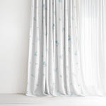 Goldea pamut függöny - nefelejcsek 160x150 cm