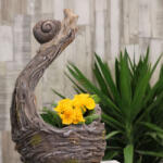 Decoration & Design Kerti figura Csiga faágon kaspóval poly 29x28x48cm zöld (DD55153)