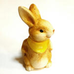  Kerámia nyuszi sárga kendővel, álló. Mérete: 5, 5x5x10 cm