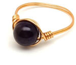 R. M. ékszer Belső béke ametiszt drót gyűrű 8mm arany színű dróttal (019284)