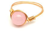 R. M. ékszer Szeretet energiájú rózsakvarc drót gyűrű 8mm arany színű dróttal (019282)