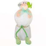  Ülő bárány dekor fehér plüss bundával pillangóval a kezében zöld lábakkal 9x12 cm (YX116335)