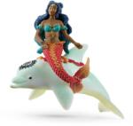 Schleich Figurina Schleich Isabelle auf Delphin +3 ani (70719) Figurina
