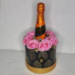 Aranjamente florale - Cadou Golden Pink Gift Aranjament floral in cutie rotunda silver cu trandafiri de sapun si Prosecco Aranjament floral