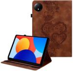  Szív záró tok Xiaomi Redmi Pad SE 8.7 tablethez - barna (6602008622D)