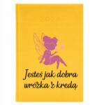 FunnyCase Naptár A5 2026 Sárga Pedagógusnapi Ajándék Jó Tündér Krétával (Kalendarz Żółty Dobra Wróżka Z Kredą)