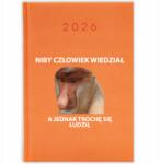FunnyCase Könyvnaptár 2026 Az Ember Tudta Narancssárga Ajándék Minták (Kalendarz Pomarańczowy NIBY CZŁOWIEK WIEDZIAŁ)