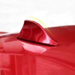 AVEX Antena auto activa AM - FM tip "SHARK TAIL" culoare ROSU (AVX-AK322E) - mobiplaza