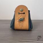 Amnisu Bézs - gyűrt zöldeskék sárkányszemes bőr 2in1 szütyő és kockatálca - labradorittal