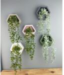 Iris E5798 decor de perete hexagonal cu flori artificiale 13x26cm (E5798)