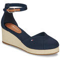 Tommy Hilfiger Éktalpú szandálok FLAG CLOSED TOE MID WEDGE ESPAD Kék 38