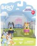 As Set figurine Bluey si Bingo la piscina cu accesorii, 2 piese (BLU13039) Figurina