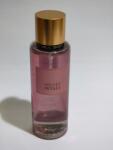 Victoria's Secret Victoria’s Secret Velvet Petals - testápoló illatpára 250 ml (0667556489989)