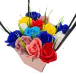  Aranjament floral deosebit 15 trandafiri cutie crem, tip cosulet flori de sapun,