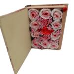  Aranjament floral 13 trandafiri cutie in forma de carte, flori de sapun, rosu, roz, alb, 11x9x6 cm