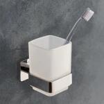 Villeroy & Boch Pahar de sticla, cu suport metalic, crom lucios, Villeroy & Boch Elements Striking TVA15201900061 TVA15201900061 (TVA15201900061)