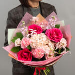 ImodFlowers Buchet in Nuante de Roz cu Trandafiri si Hortensie