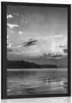 Dovido Poszter egy hegyi tó tükre fekete-fehérben - 40x60 black