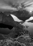 Dovido Fotótapéta hegyi panoráma fekete-fehérben - 196x270