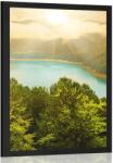 Dovido Poszter folyó egy zöld erdő közepén - 40x60 black