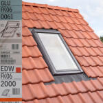 VELUX Fereastra VELUX GLU 66X118 0061 + Rama EDW 2000 (VELUX GLU FK06 0061 + EDW 2000)