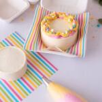 Simply Making Hârtie de căptușire pentru cutii de cofetărie - Rainbow Stripes 25 x 25 cm 50 buc Tava