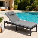 SONGMICS Sezlong gradina cu saltea groasa si tetiera, ratan PE si metal, maxim 150 kg, 195x65x40 cm, negru si gri (EZ-GCB27GY)