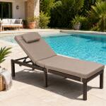 SONGMICS Sezlong gradina cu saltea groasa si tetiera, ratan PE si metal, maxim 150 kg, 195x65x40 cm, maro (EZ-GCB27BR)