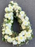 ImodFlowers Coroană Funerară cu Dalii și Trandafiri Albi
