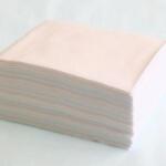  Smile sima felületű szöszmentes (Non-woven) törlőkendő, íves kiszerelés, fehér színű, 27x30, 5 cm, 50 lap/csomag