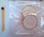 Hobbyplanet Farfurii plate portelan alb cu auriu -set 4 buc- miniaturi papusi (CC75212)