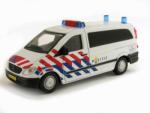 Bburago Macheta MERCEDES BENZ VITO POLITIE 1: 50 (1860)