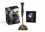 Press, Running Bagheta Vrăjitorului Harry Potter cu carte de autocolante: se aprinde!