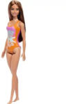 Mattel Barbie strandoló baba lila-narancssárga fürdőruhában (HXX50) - jatekbirodalom