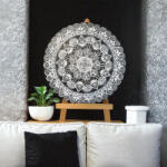 Ezera Tablou mandala realizat manual - un cerc de liniste, desenat punct cu punct in nuante alb-negru, 30 cm (C2099)