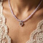 Ezera Un roz pal strălucitor - Colier choker din mărgele de zircon cu pandantiv inimă din argint 925, ajustabil (CCZIRCROZAG)