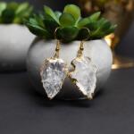 Ezera Cercei cristal cuart alb stanca model sageata placat cu aur 18K Boho Ameya (EZCAME)