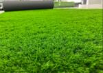 Harper Gazon Artificial Premium, Lungime Fir 40 mm, Latime 2m, Marime 400 x 1300 cm, 3 Nuante de Verde, Fire Drepte si Carliontate, Imitatie Perfecta Gazon Natural, Polipropilena, Curte, Terasa, Piscina