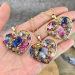 Ezera Colier multicolor cu pandantiv inima, Madee, cu pietre semipretioase druzy aplicate, placat cu aur de 18K (CMAD)