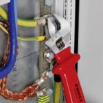 KNIPEX Szigetelt, állítható görgős villáskulcs 260 mm, befogás: 30 mm (1 1/8" ), Knipex 98 07 250