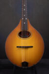 Eastman Guitars and mandolins Eastman PCH-M104 Goldburst A style mandolin